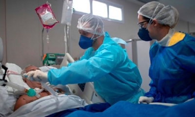 La pandemia del coronavirus causa más de 527 000 muertes. | Fuente: AFP