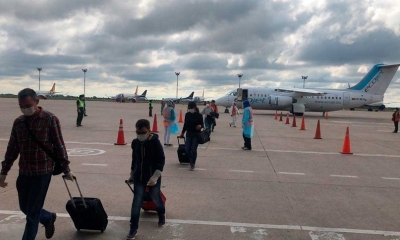 Un total de 35 ciudadanos bolivianos llegaron este viernes al país, en un vuelo de la aerolínea Ecojet desde la ciudad de Sao Paulo, Brasil.