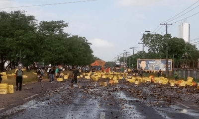 Cerveza derramada en carretera de Brasil. 
