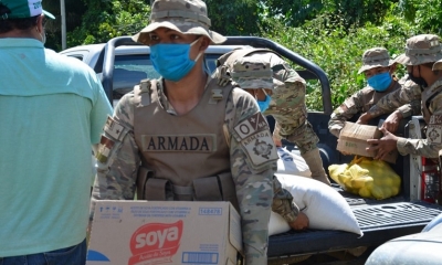 Personal de la Base Naval Ballivián, de la Armada Boliviana