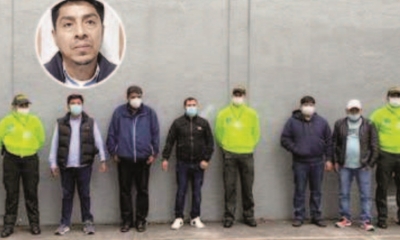 Omar Rojas (círculo) junto a otros detenidos en Colombia.