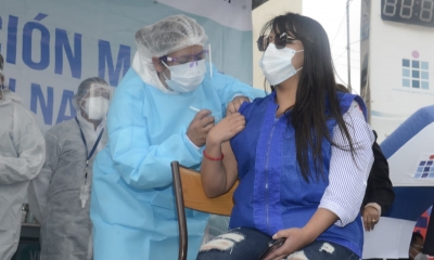 El ministro de Salud, Jeyson Auza, dijo que con el plan piloto de vacunación masiva se alcanzó a vacunar hasta 41.000 personas en un solo día.