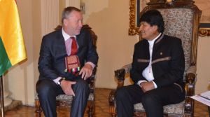 El Presidente Evo Morales recibe cartas credenciales del nuevo embajador de la República Checa Josef Rychtar en Palacio de Gobierno. Foto: ABI
