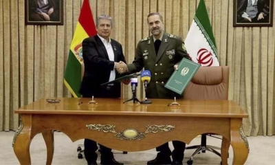 El ministro de Defensa, Edmundo Novillo, y su par iraní, y Mohammad Reza Ashtiani | RRSS