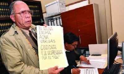 Así entregaron su documentación/Foto. RRSS