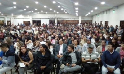 Asamblea de médicos anoche en La Paz.