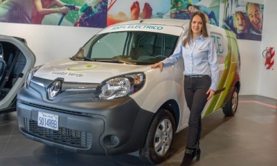 Mónica Argandoña jungo al Renault Kango/Foto. FS