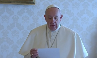 El papa Francisco durante la oración. | Captura de vídeo
