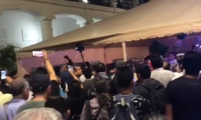 La funcionario respondió a los activistas/Foto: Captura de pantalla