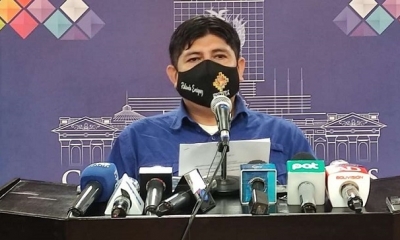 Cuellar en conferencia de prensa.