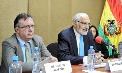 Carlos Alarcón y Carlos Mesa, el diputado disidente responsabiliza a ellos por la crisis interna. Foto/RRSS