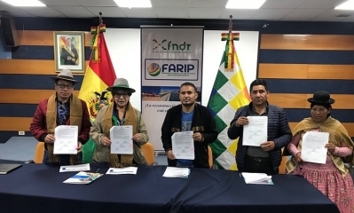 Firma de los acuerdos de financiamiento. 