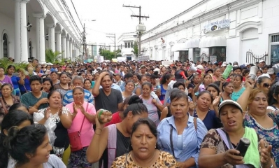 Ayer los comerciantes bloquearon el Concejo Municipal/Foto. RRSS