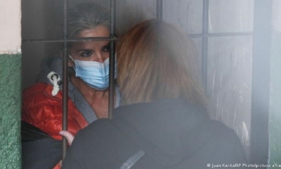 La expresidenta Jeanine Añez, en una foto tomada en la cárcel
