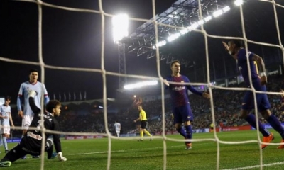 Los jugadores de Barcelona, Denis Suárez (2d) y el brasileño José Paulo Bezerra 