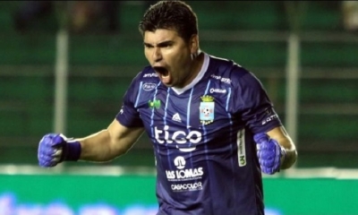 Hugo Suárez seguirá con la ‘1’ en el arco de la academia cruceña. Foto. Hernán Virgo