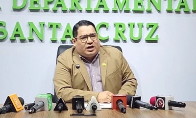 El fiscal general del Estado, Roger Mariaca, en conferencia de prensa. 