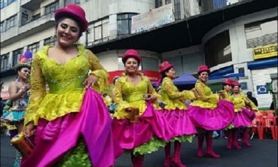 La fiesta del Señor del Gran Poder ya recorre las calles paceñas. Foto: Miguel Melendres