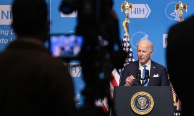 Biden prometió que su Gobierno entregará 200 millones de dosis más a otros países en los próximos 100 días.