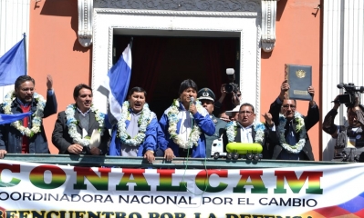 Morales, firmó el Decreto en la plaza Murillo/Foto. RRSS