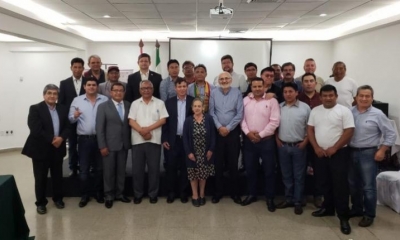 Candidatos y cívicos reunidos en Santa Cruz. Los candidatos de oposición y representantes de organizaciones políticas.