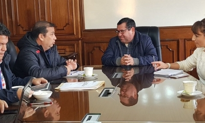 El Gobernador del Beni, Alex Ferrier, en reunión en la ciudad de La Paz, con el Ministro de Energías, Rafael Alarcón