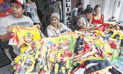 La confección de casacas y trajes comienza a mover el negocio de la fiesta grande.