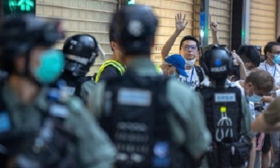 Abogados y activistas hongkoneses creen que la ley terminará por cercenar las libertades de que goza la ciudad. | Fuente: EFE