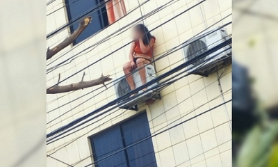 Testigos captaron a la mujer tras huir por la ventana