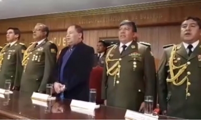 El Comando Nacional de la Policía toma juramento a los nuevos comandantes departamentales de la Policía en La Paz