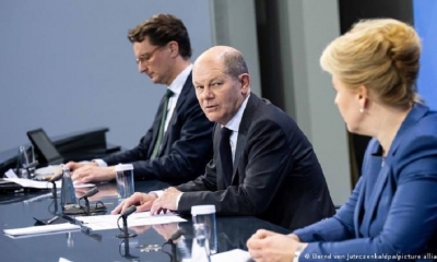 Scholz ofreció una rueda de prensa tras reunirse con los ministros presidentes de los Länder junto los respresentantes de Renania del Norte-Westfalia