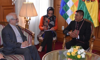 El vicecanciller de Irán, Seyed Mohammad Kazem y el canciller de Bolivia, Fernando Huanacuni. Foto: RRSS