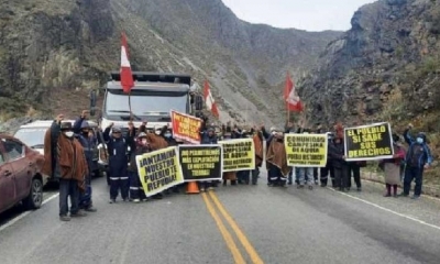 El paro indefinido que acatan en su contra los miembros de una comunidad campesina en la región norteña de Áncash
