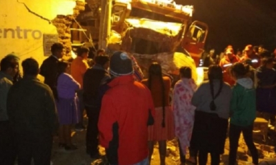 El camión con carga habría perdido el control/Foto. RRSS