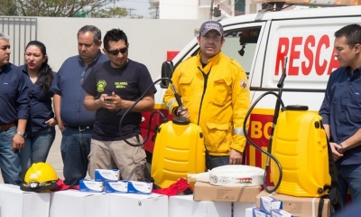 Así donaron el material para los bomberos/Foto. AE