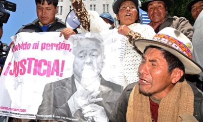  Sánchez de Lozada y varios de sus ministros huyeron de Bolivia 