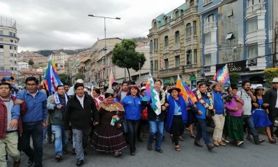 Arce y Choquehuanca llegaron a instalaciones del TSE tras haber realizado una caminata que descendió desde la Plaza San Francisco