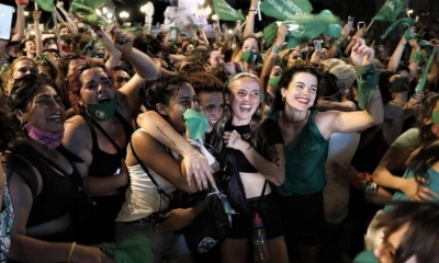 La medida salió adelante en una votación parlamentaria que se prolongó hasta altas horas de la noche con 38 votos a favor, 29 en contra | ABC
