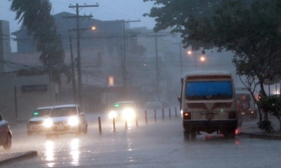  alerta naranja por lluvias y tormentas eléctricas en seis departamentos
