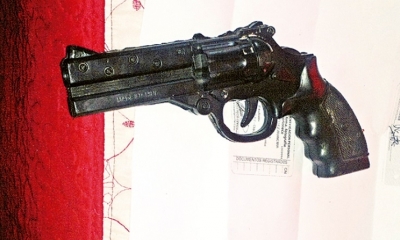 El muchacho contó que halló el arma en el ropero de su padre