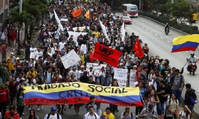 Con un abanico diverso de reivindicaciones y reclamos, los manifestantes colombianos se unen a la ola de descontento social