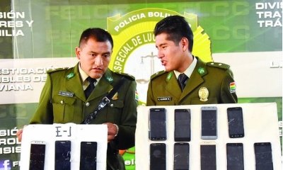 Exposición de los celulares recuperados el fin de semana