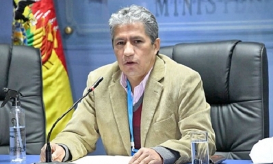 Edmundo Novillo, ministro de Defensa, convocó a dialogar a los bloqueadores del MAS