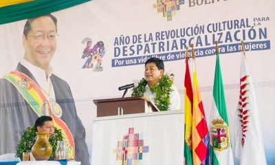Edgar Montaño destacó el trabajo del gobierno nacional para garantizar la educación en Bolivia.