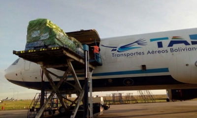 En total se han embarcado 46 toneladas de ayuda humanitaria. Foto: ABI