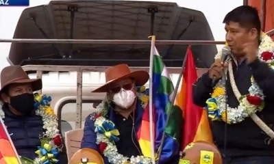 El dirigente intercultural Casillas (der) junto con los mandatarios del país. / Foto: captura BTv.