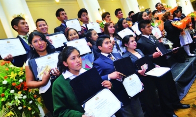 Primeros beneficiados con el bono en 2015 | APG