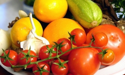 Los compuestos existen en muchas frutas y verduras, y las fuentes más ricas incluyen a las verduras verdes 