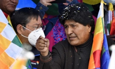 El presidente Luis Arce (d) y el líder del MAS, Evo Morales 