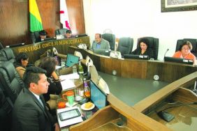 Concejales leyeron la solicitud de permiso del Alcalde de Sucre